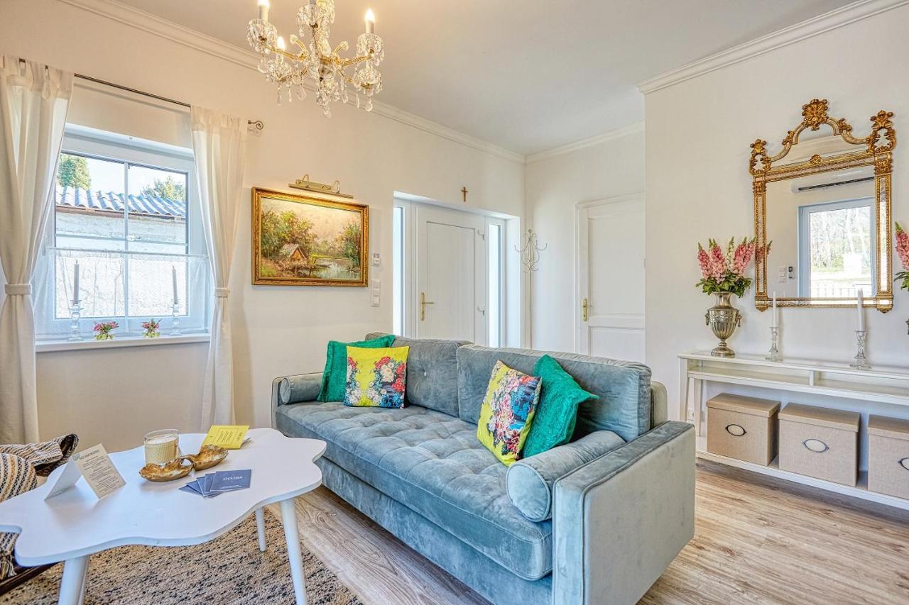 The Doors Boutique Apartments Mosonmagyarovar Bagian luar foto
