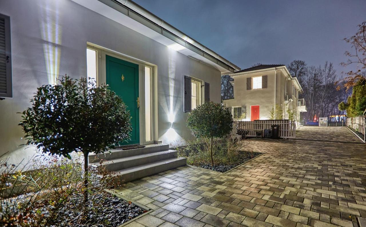 The Doors Boutique Apartments Mosonmagyarovar Bagian luar foto