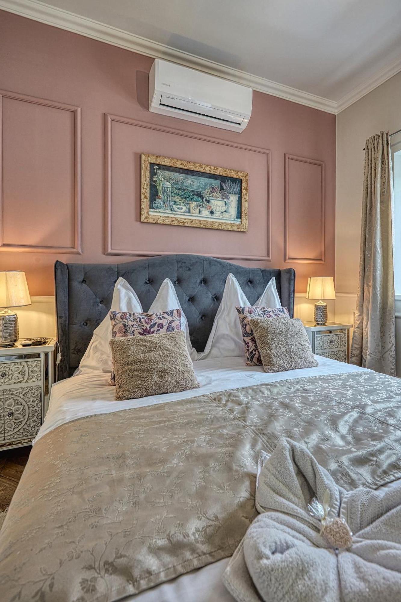 The Doors Boutique Apartments Mosonmagyarovar Bagian luar foto